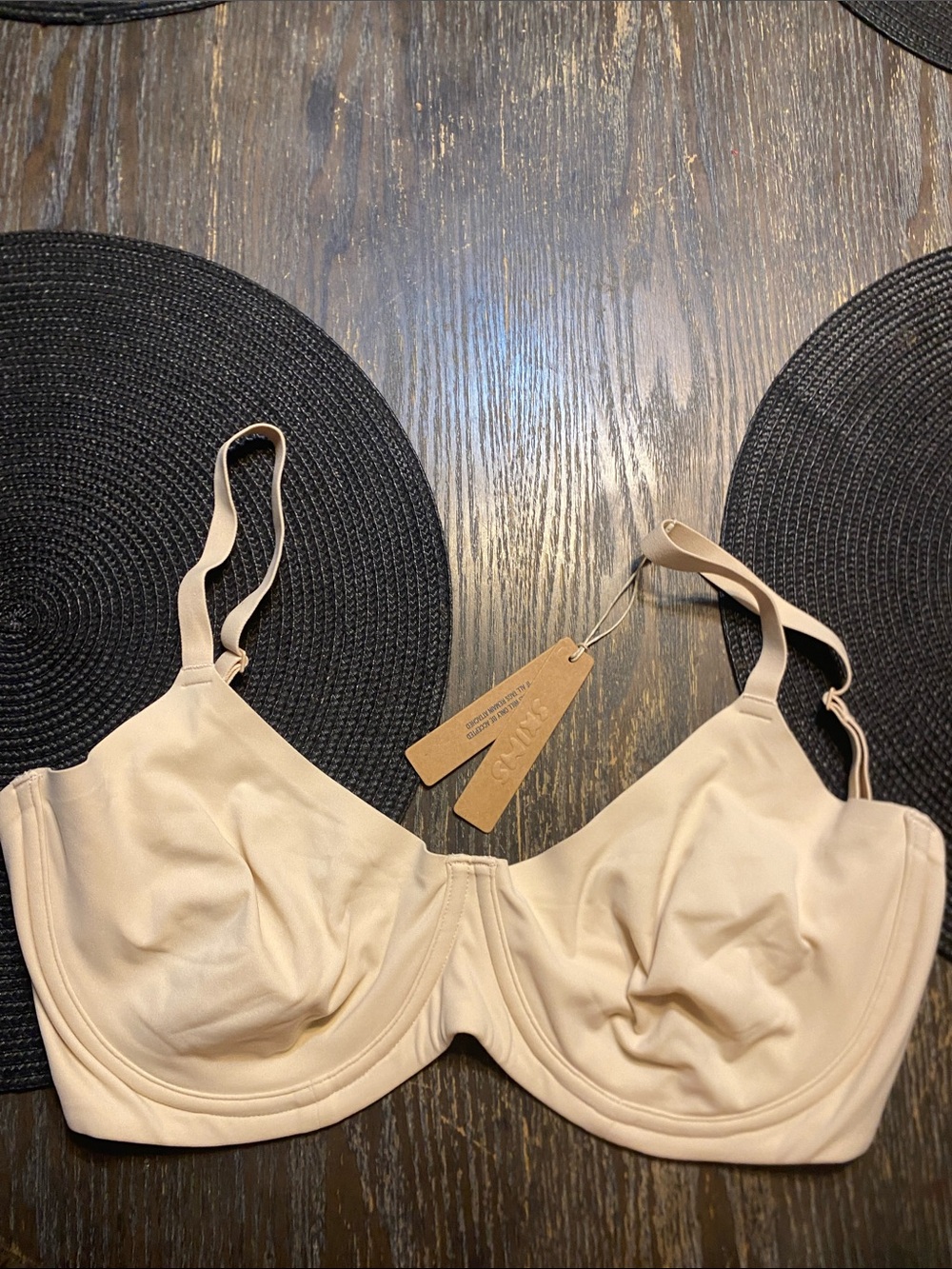 SKIMS Fits everybody unlined Demi Bra sand 34DDDD NWT